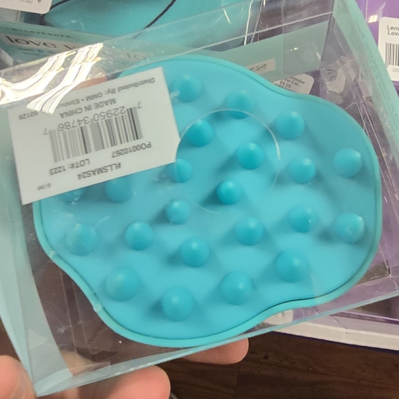 Teal Silicone Scalp Massager - Picture 5 of 5